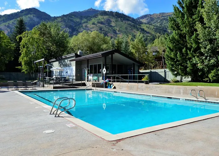 Villa Rmr: Moose Creek 17 Townhome In