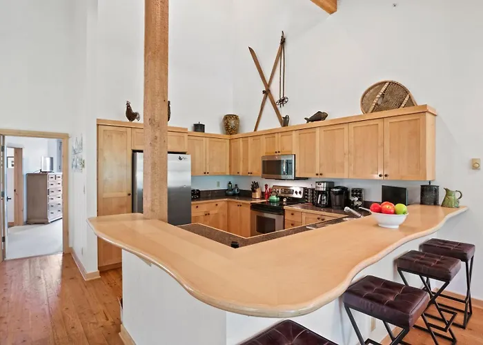 Rmr: Moose Creek 17 Townhome In